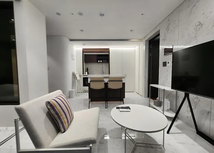 Luxurious Gangnam House