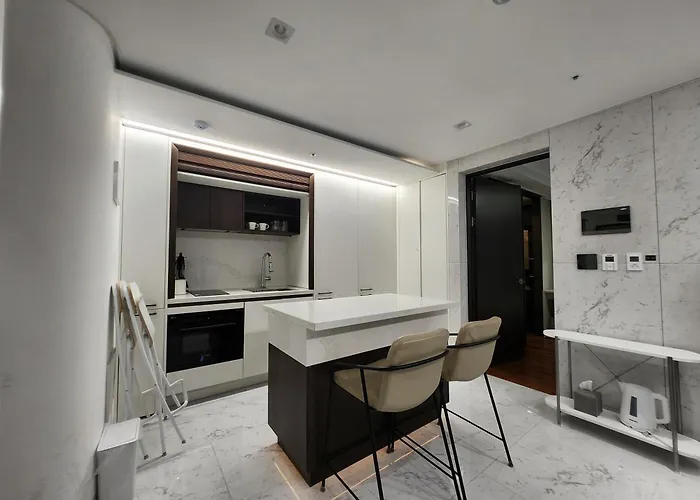 Luxurious Gangnam House *